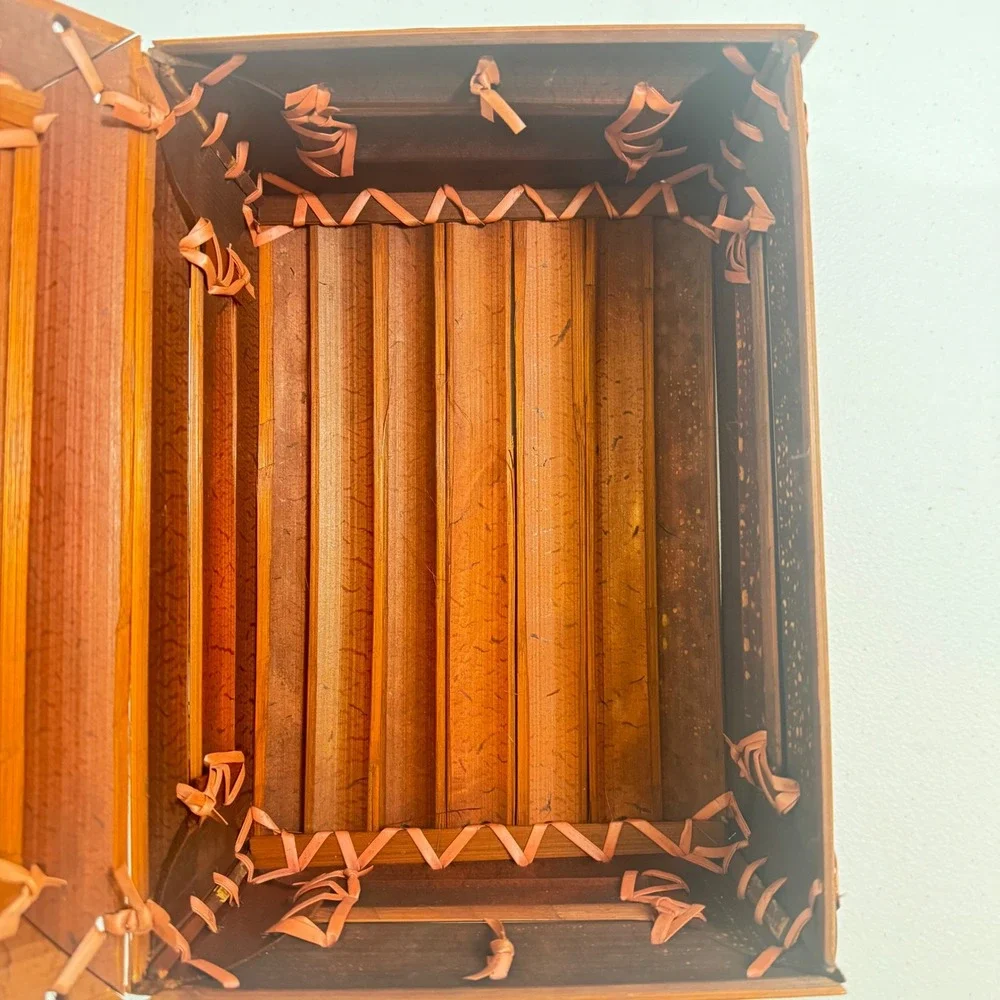 Numi bamboo secures